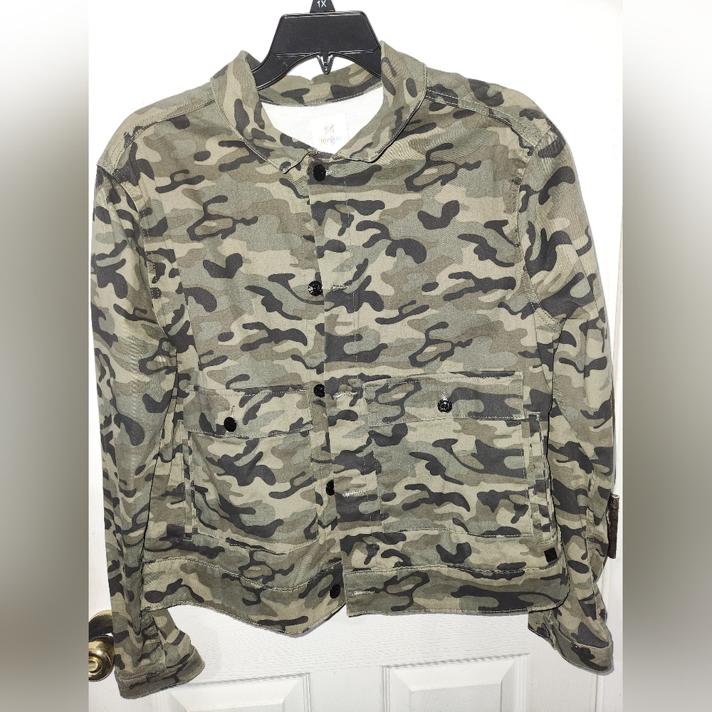 NWOT Camo Lularoe Kenny Jacket 2XL